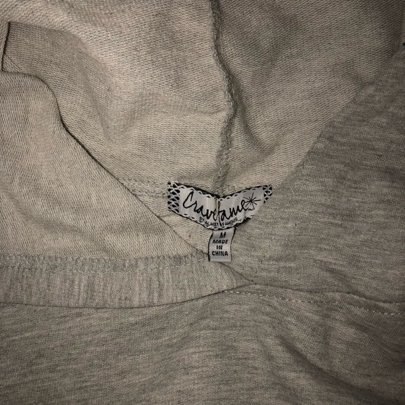 Cute spring Flower embroidered sweater - Picture 2 of 6